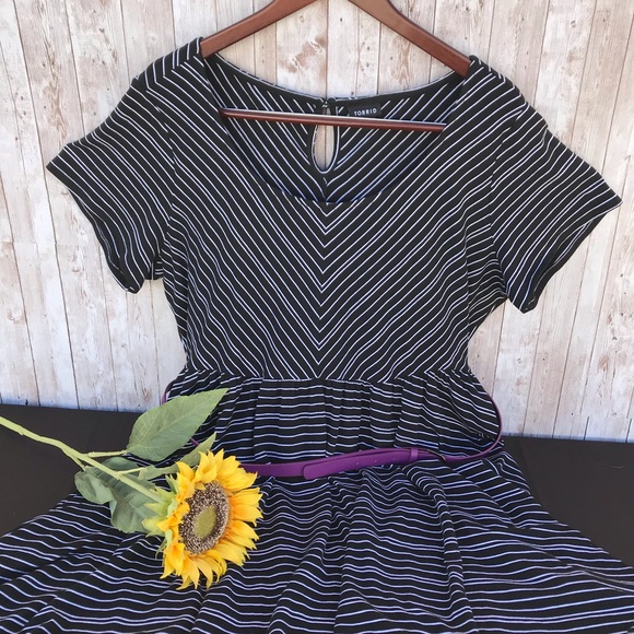 torrid Dresses & Skirts - Torrid Black Dress with white stripes. Size: 3